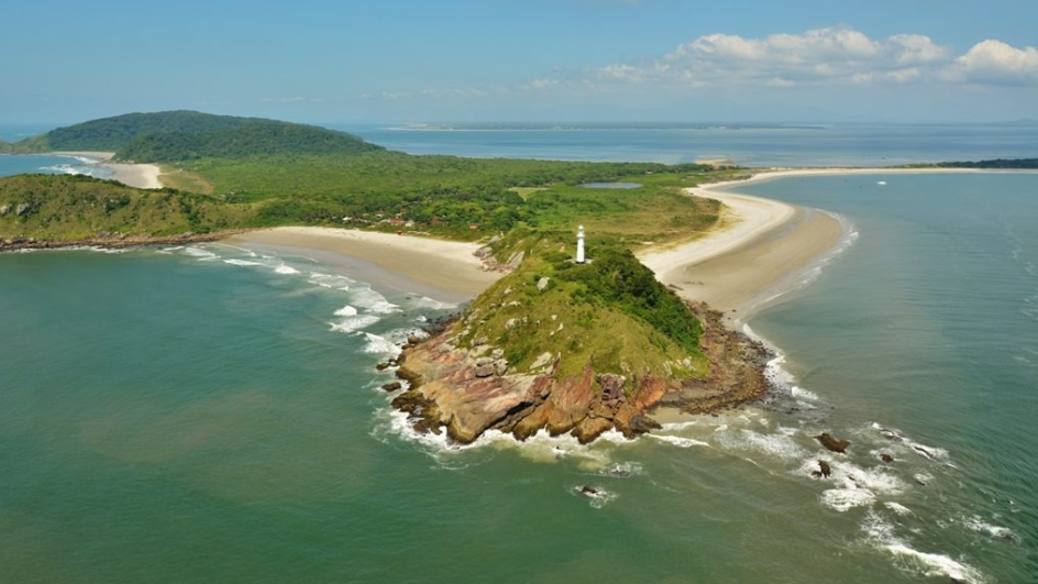 Ilha do Mel e Paranaguá: viva uma experiência inesquecível com passeio de lancha