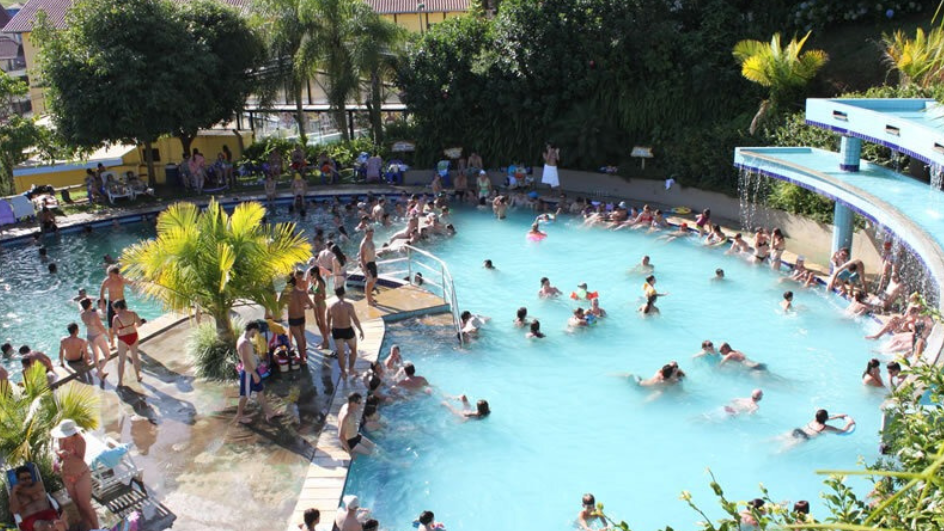 Carnaval em Piratuba: águas termais, descanso e o encantador passeio de trem